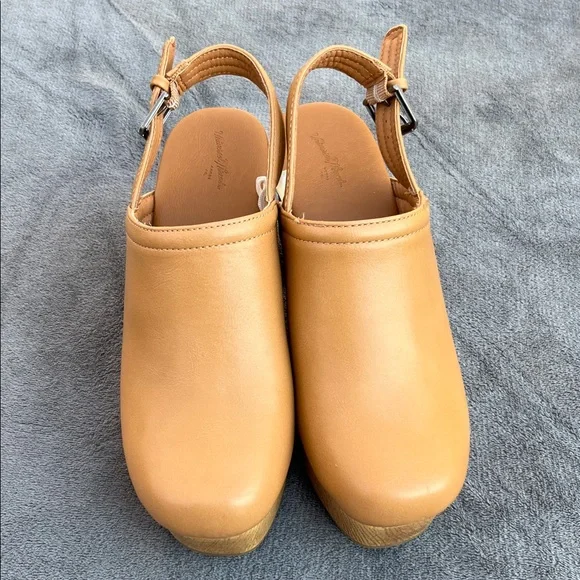 Universal Thread Tan Mules - Picture 1 of 6